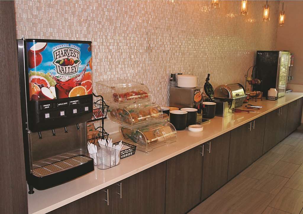 La Quinta Inn By Wyndham Indianapolis North Restoran gambar