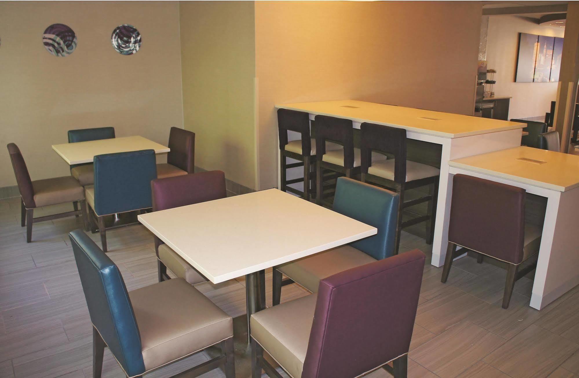 La Quinta Inn By Wyndham Indianapolis North Luaran gambar